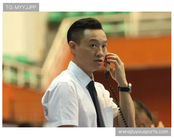 杨威退役后带娃比练体操还狠？这作息表谁看了不说句自律天花板